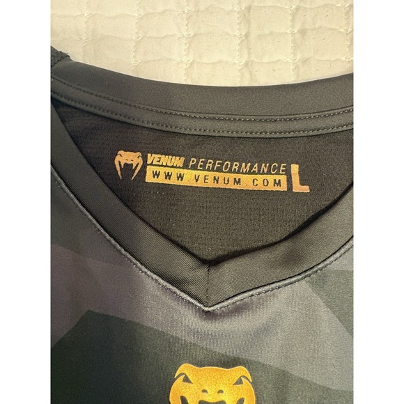 Venum Women's Razor Long Sleeve Rash Guard Shirt, Large - Picture 2 of 8